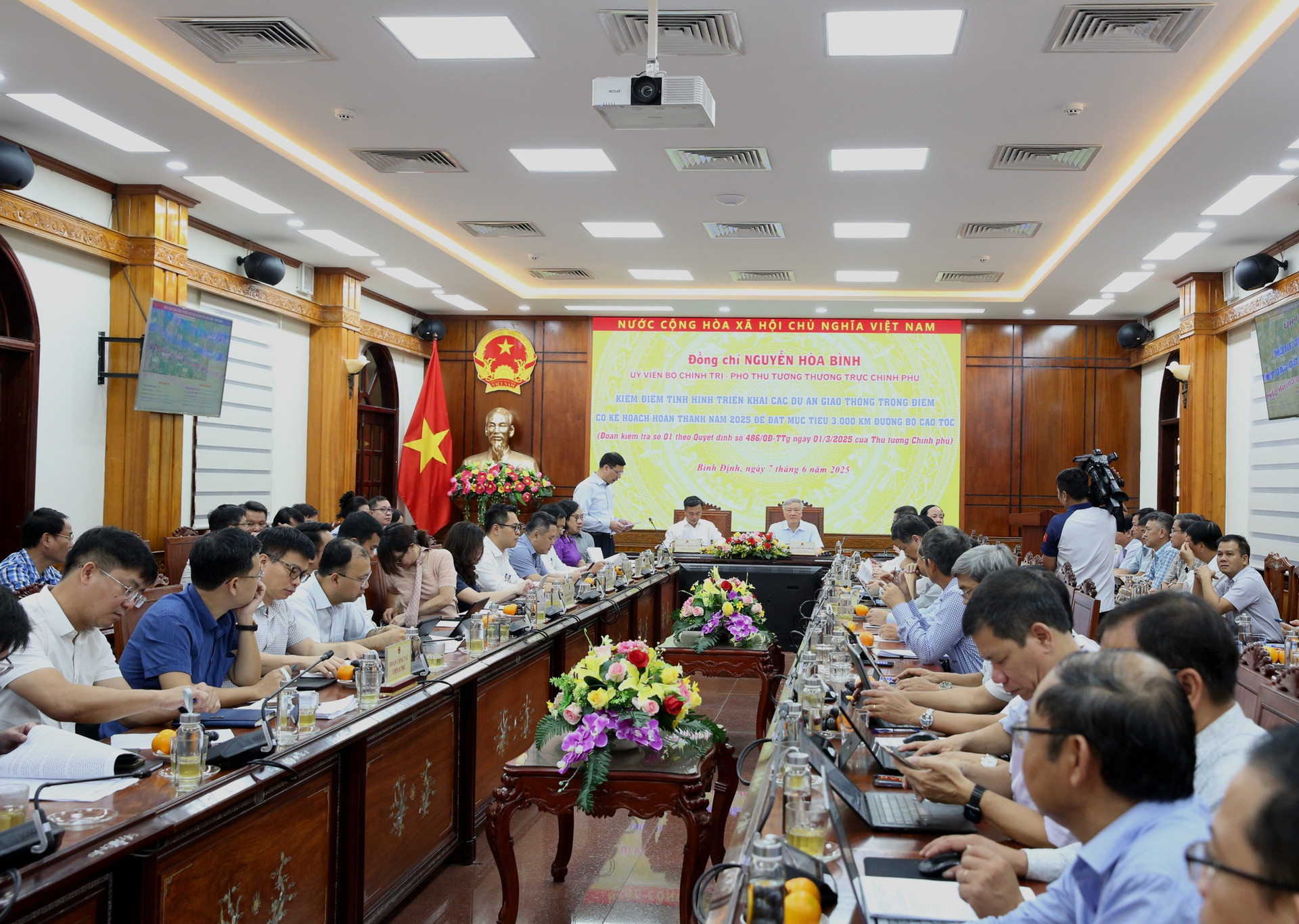 Dồn lực thi công, hoàn thành 4 dự án quan trọng thuộc tuyến cao tốc Bắc-Nam phía đông- Ảnh 3. Dồn lực thi công, hoàn thành 4 dự án quan trọng thuộc tuyến cao tốc Bắc-Nam phía đông- Ảnh 3.
