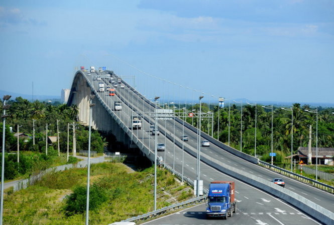 Xây thêm cầu vượt 5 làn xe cạnh cây cầu lớn nhất tuyến cao tốc TP. HCM - Long Thành từng hư hỏng nghiêm trọng- Ảnh 1.