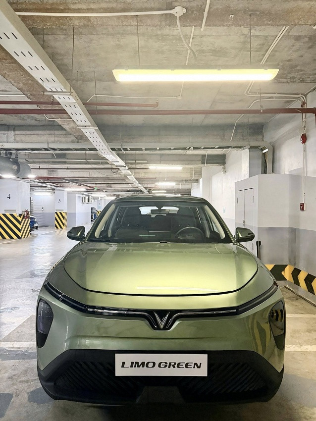 Mẫu xe VinFast 7 chỗ lần đầu tiên lộ diện, CEO Xanh SM muốn trực tiếp ‘trao chìa khóa’ cho khách đặt cọc sớm