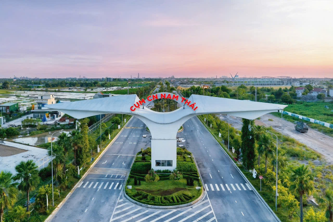 nam thai 1.jpg