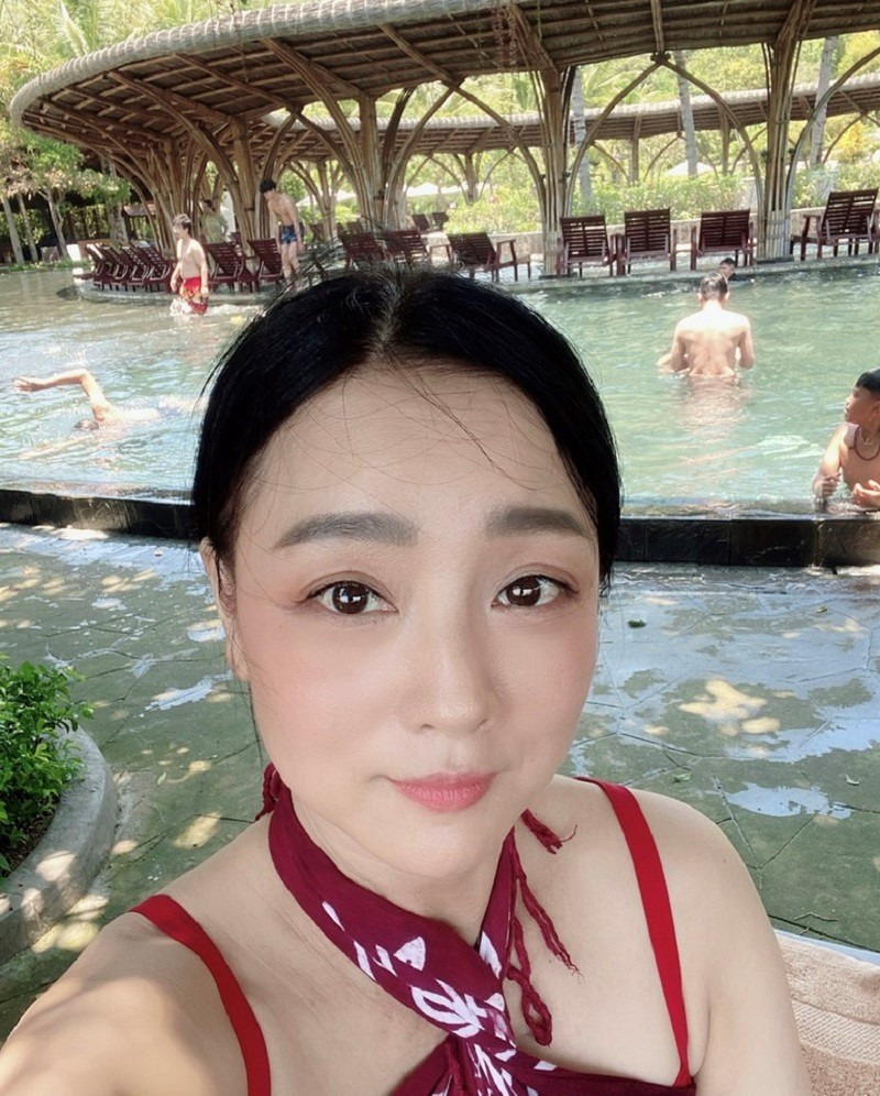 Nữ NSƯT nổi tiếng cả nước 10 tuổi đi du học Liên Xô, lớn lên là 'quốc bảo nhan sắc' thập niên 90, U60 hạnh phúc bên ông xã Việt kiều - ảnh 7