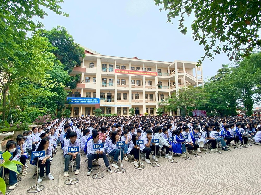 Thủ tướng ban hành Chỉ thị hỏa tốc, giao Bộ GD&ĐT phối hợp Bộ Nội vụ thực hiện nhiệm vụ quan trọng cho học sinh vào dịp hè - ảnh 2