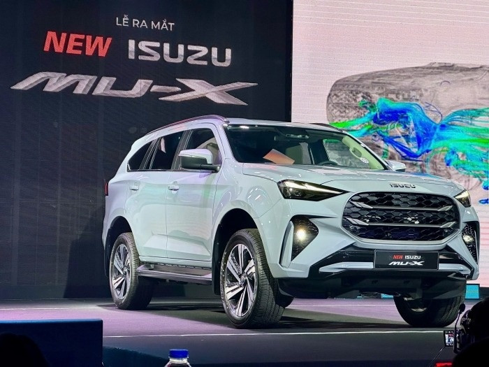 ‘Kình địch’ giá rẻ mới của Toyota Fortuner và Ford Everest vừa ra mắt tại Việt Nam: Thương hiệu Nhật Bản, thiết kế mạnh mẽ và hiện đại