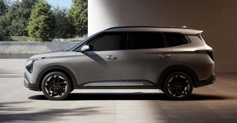 Kia nhận cọc mẫu MPV giá chỉ 330 triệu từ đầu tháng 6/2025: Thiết kế đậm chất SUV với nhiều tính năng an toàn, đưa Mitsubishi Xpander vào thế khó