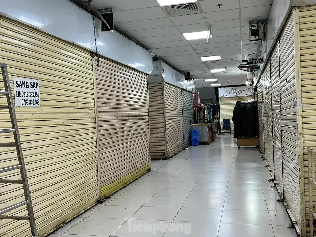 Cảnh chưa từng thấy tại những 'thiên đường mua sắm' ở TPHCM ảnh 10