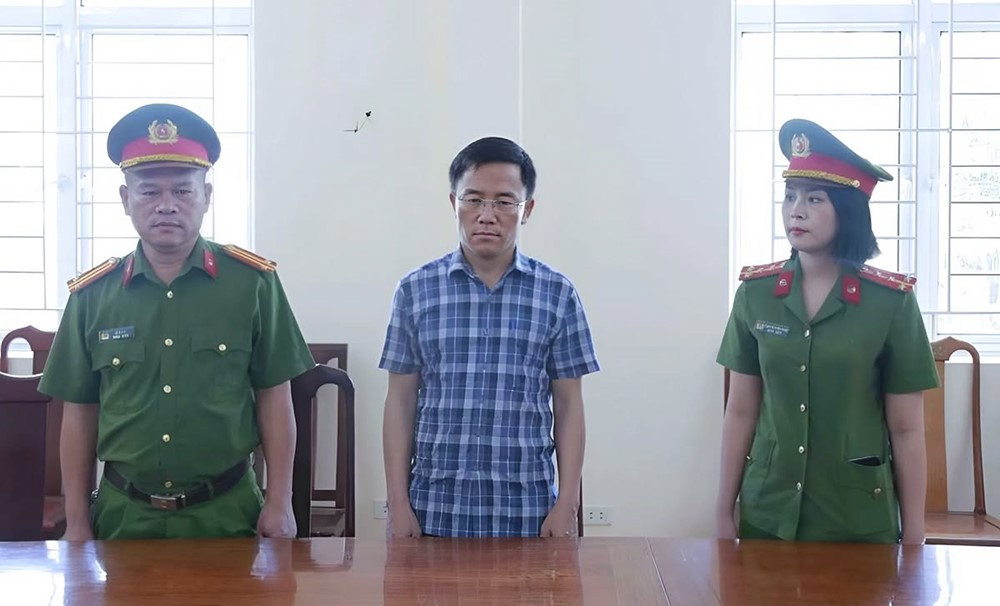 Khởi tố, bắt giam một Chủ tịch UBND xã - ảnh 1