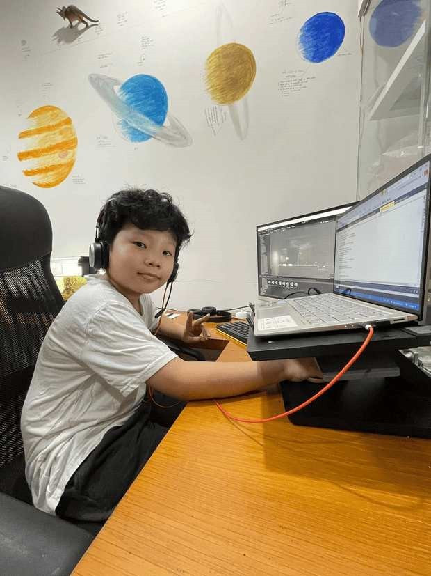 'Thần đồng công nghệ' Việt Nam 13 tuổi là CEO, 10 tuổi được 6 công ty mời làm việc, đạt IELTS 8.0 ở ngay lần thi đầu tiên - ảnh 2