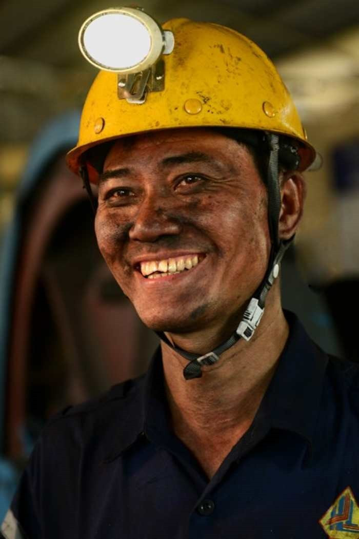 Thợ lò 'xuất sắc nhất ngành than Việt Nam' được phong tặng Anh hùng Lao động, là người đầu tiên in dấu chân xuống độ sâu -300m - ảnh 1