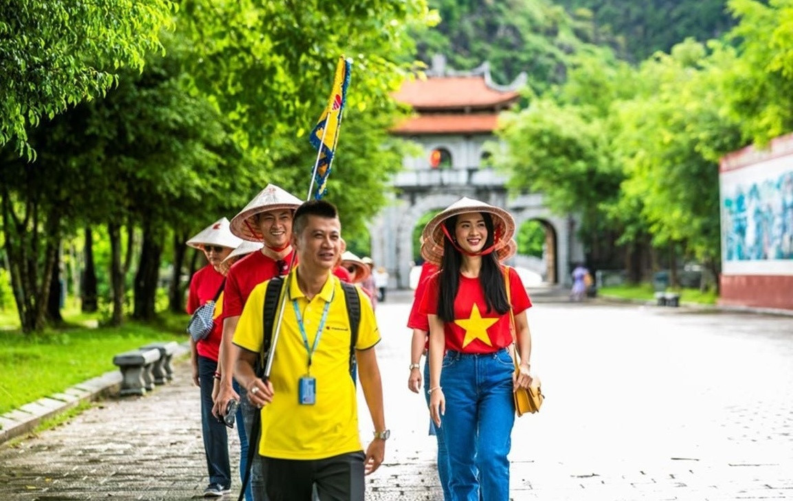 Ngành học trong năm 2025 cần tới 5,5 triệu lao động, đang là sinh viên cũng kiếm tiền: Ra trường đi làm thu nhập chạm ngưỡng 50 triệu/ tháng
