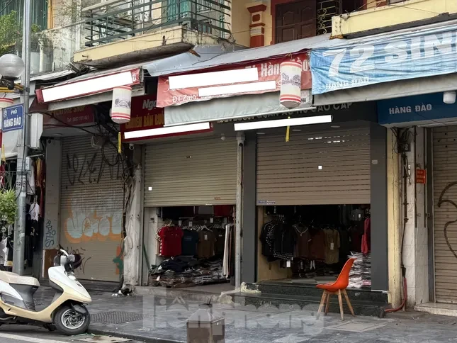 'Đột nhập' phố kinh doanh sầm uất bậc nhất Hà Nội đóng cửa bất thường ảnh 1