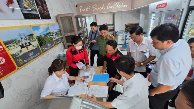 Vụ 'tố' thịt heo bệnh: Xử phạt 3 cửa hàng C.P Việt Nam ảnh 1