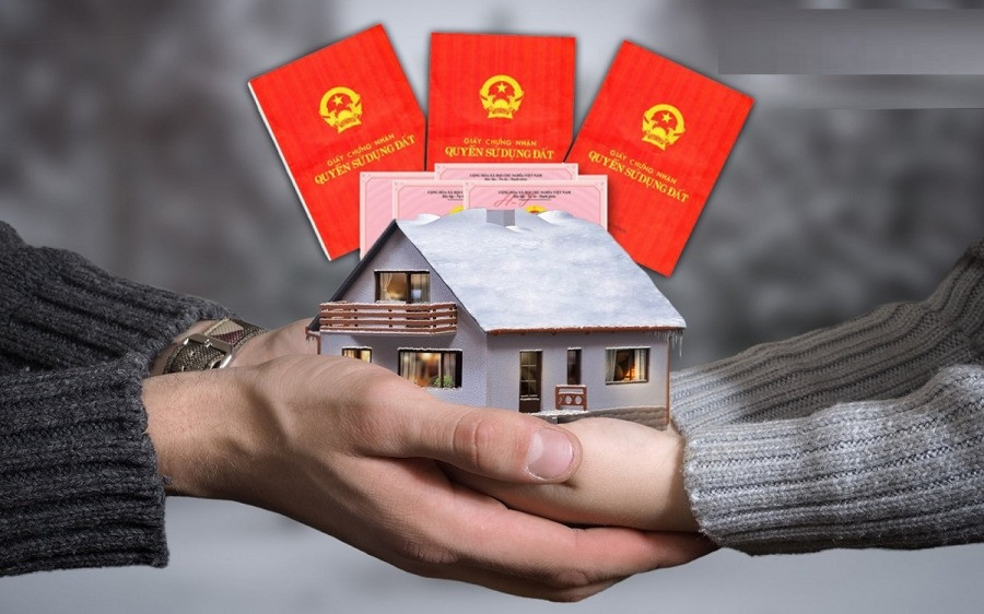 Từ bây giờ, khi sang tên sổ đỏ người dân cần đặc biệt lưu ý những điều này để tránh bị phạt- Ảnh 2. Từ bây giờ, khi sang tên sổ đỏ người dân cần đặc biệt lưu ý những điều này để tránh bị phạt- Ảnh 2.