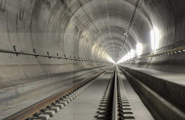 Hầm đường sắt 57km dài nhất thế giới: Xây dựng trong 17 năm với chi phí 11 tỷ Euro, hành trình di chuyển nhanh gấp 4 lần ô tô- Ảnh 2. Hầm đường sắt 57km dài nhất thế giới: Xây dựng trong 17 năm với chi phí 11 tỷ Euro, hành trình di chuyển nhanh gấp 4 lần ô tô- Ảnh 2.