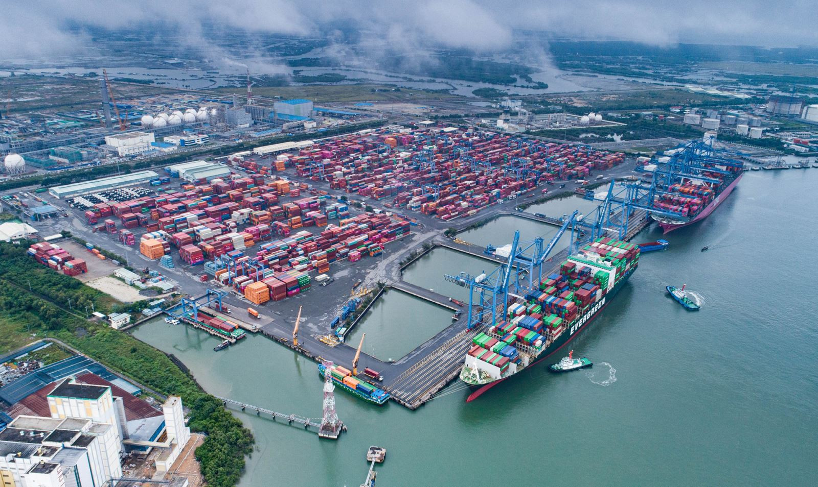 Thành phố đông dân nhất cả nước sau sáp nhập sẽ sở hữu trung tâm logistics - du lịch cao cấp, hướng tới trở thành 'siêu đô thị' sánh ngang Thượng Hải, Singapore- Ảnh 2. Thành phố đông dân nhất cả nước sau sáp nhập sẽ sở hữu trung tâm logistics - du lịch cao cấp, hướng tới trở thành 'siêu đô thị' sánh ngang Thượng Hải, Singapore- Ảnh 2.