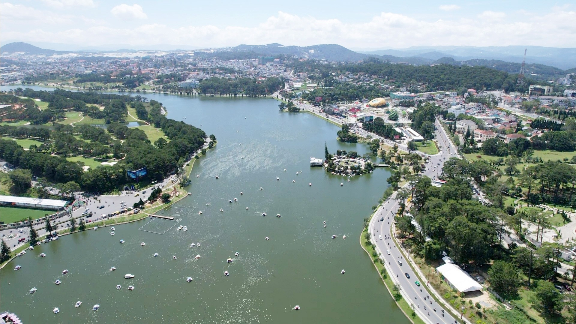 Tỉnh Lâm Đồng trở thành địa phương rộng nhất Việt Nam sau sáp nhập. Nguồn ảnh: Báo Lâm Đồng Tỉnh Lâm Đồng trở thành địa phương rộng nhất Việt Nam sau sáp nhập. Nguồn ảnh: Báo Lâm Đồng