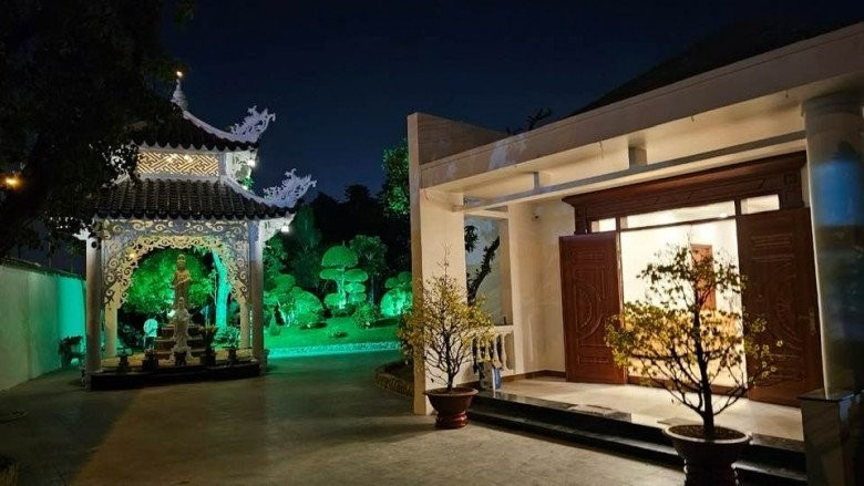 ‘Nữ hoàng ảnh lịch’ một thời có cuộc sống bình yên tại căn nhà vườn 2.500m2: Khuôn viên với vườn cây sai trĩu quả- Ảnh 3. ‘Nữ hoàng ảnh lịch’ một thời có cuộc sống bình yên tại căn nhà vườn 2.500m2: Khuôn viên với vườn cây sai trĩu quả- Ảnh 3.