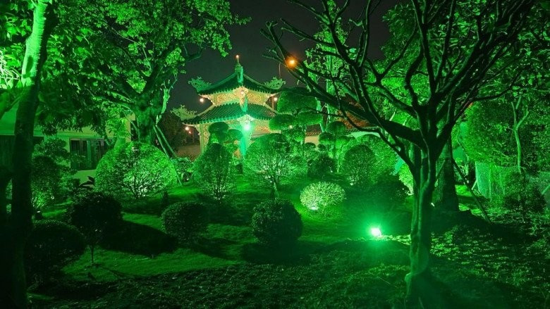 ‘Nữ hoàng ảnh lịch’ một thời có cuộc sống bình yên tại căn nhà vườn 2.500m2: Khuôn viên với vườn cây sai trĩu quả- Ảnh 4. ‘Nữ hoàng ảnh lịch’ một thời có cuộc sống bình yên tại căn nhà vườn 2.500m2: Khuôn viên với vườn cây sai trĩu quả- Ảnh 4.