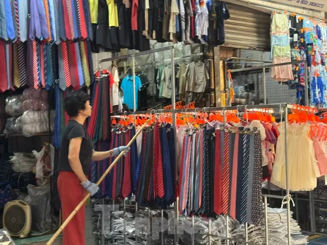 Mấu chốt quan trọng đằng sau việc tiểu thương đóng cửa hàng loạt ảnh 3
