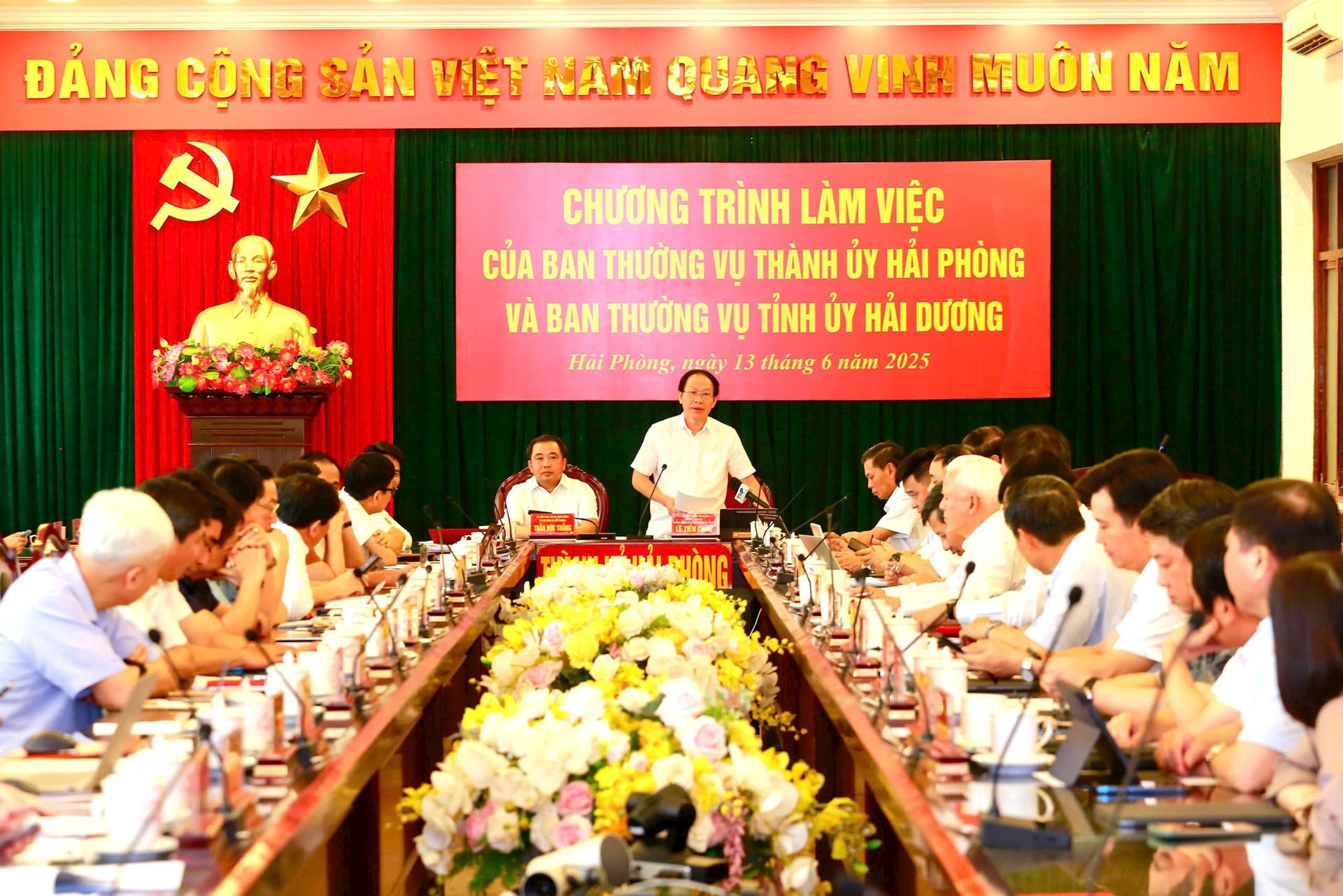 le tien chau.jpg