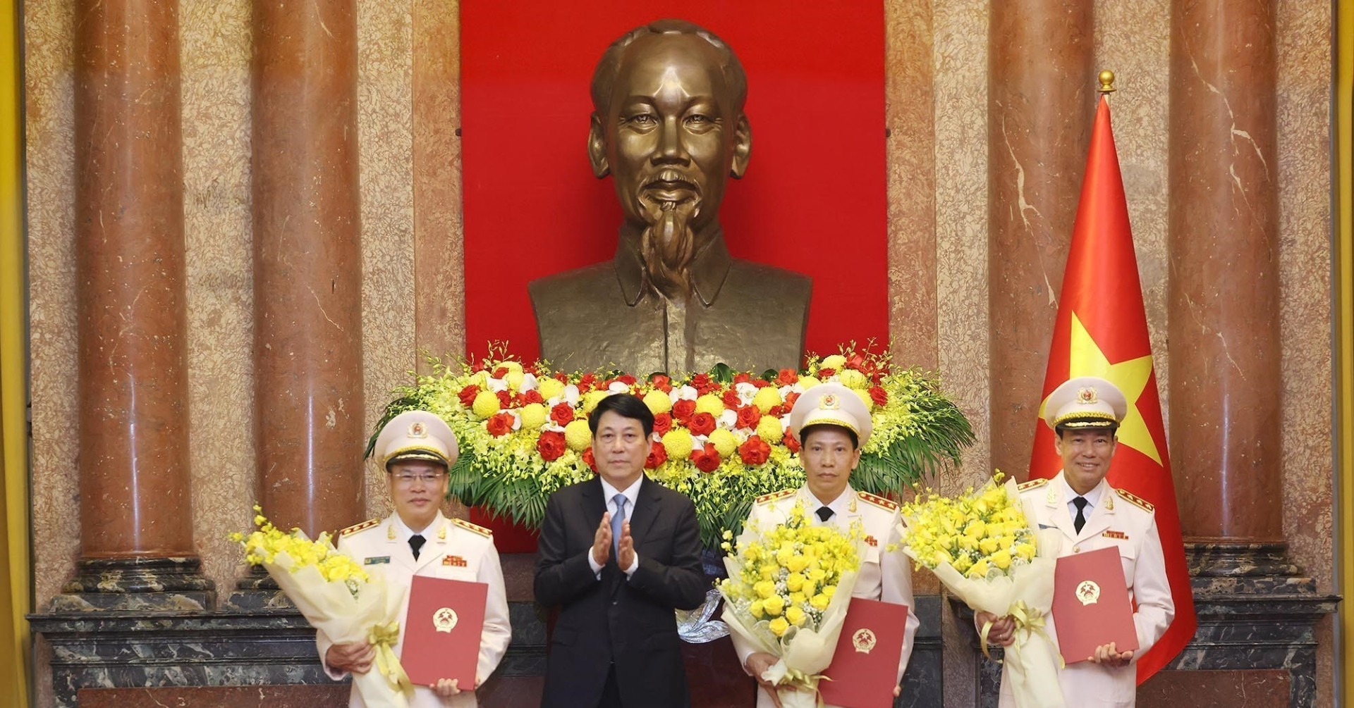Ba Thứ trưởng Bộ Công an được thăng cấp bậc hàm Thượng tướng