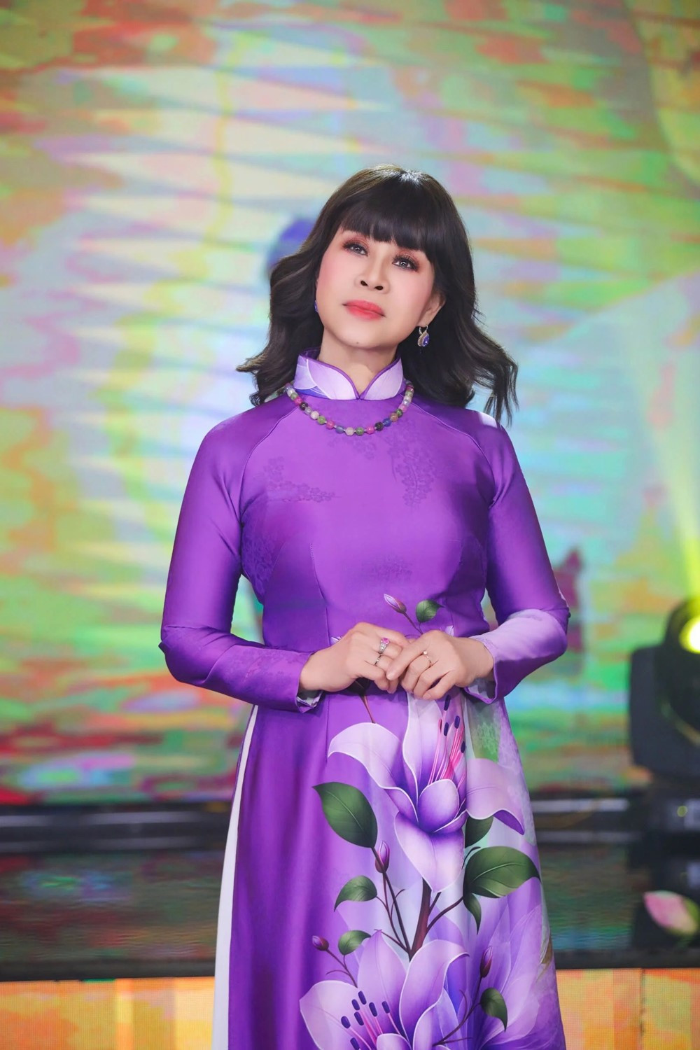 Nữ NSƯT 6 tuổi được Bác Hồ cho kẹo là chủ nhân của nhiều ca khúc cách mạng nổi tiếng, bố làm ở Cục Cảnh vệ - ảnh 1
