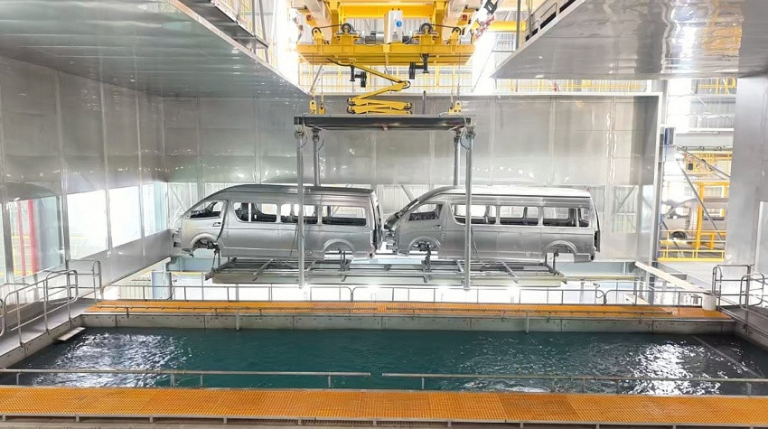 Hãng xe Việt Kim Long Motor vừa đưa vào vận hành nhà máy sơn xe hiện đại bậc nhất Đông Nam Á