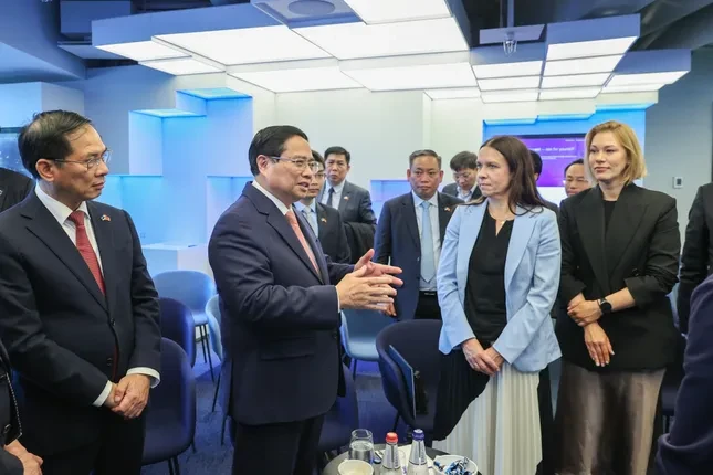 Hoạt động dày đặc trong chuyến công tác của Thủ tướng tới Châu Âu ảnh 3