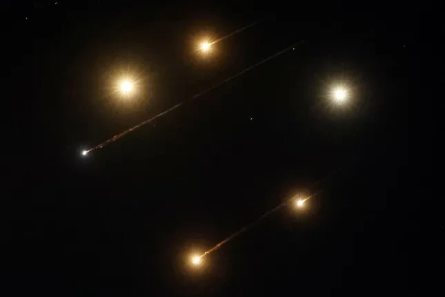 Căng thẳng chưa có dấu hiệu hạ nhiệt, Iran - Israel không ngừng 'dội mưa hỏa lực' vào đối phương ảnh 2