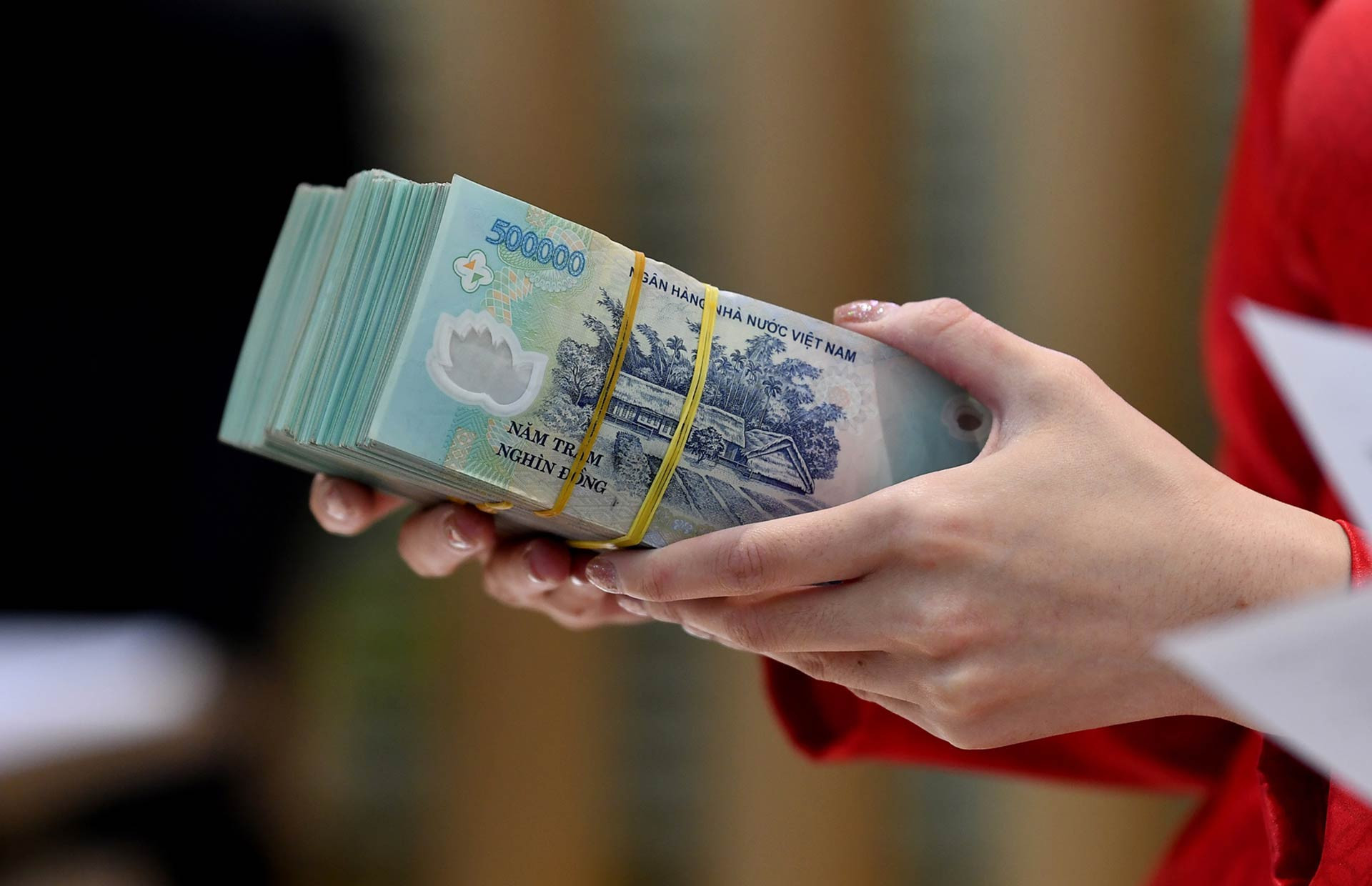 tien ngan hang.jpg