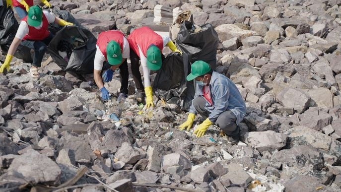 Gần 10.000 người vingroup và tình nguyện viên ra quân làm sạch bờ biển tại 28 tỉnh, thành phố