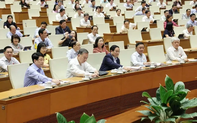 Bộ trưởng Nội vụ: Chính quyền địa phương 2 cấp là 'bước cải cách quan trọng có tính chất lịch sử' ảnh 1