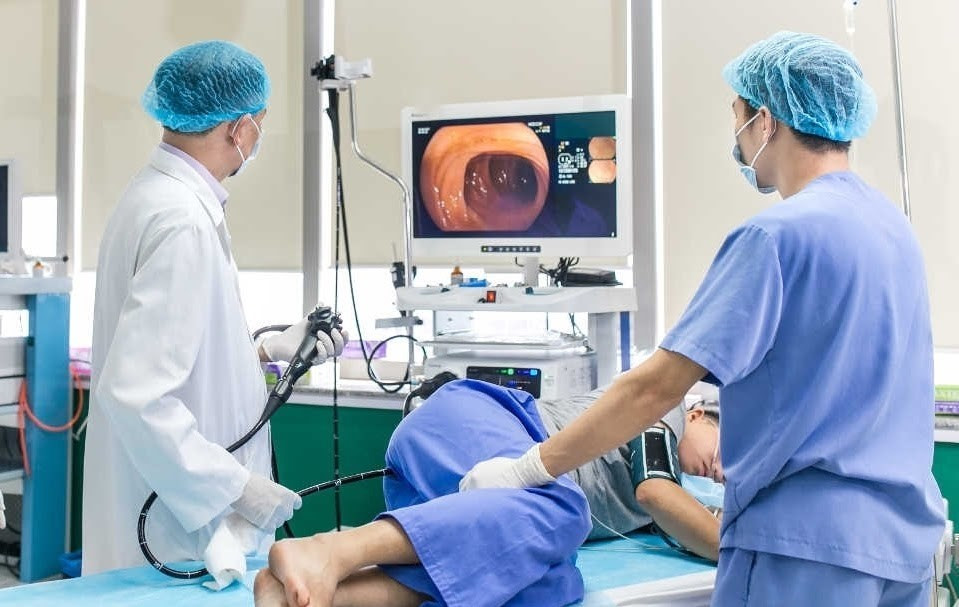 Bác sĩ bệnh viện Bạch Mai cảnh báo loại ung thư đang trở thành ‘cơn ác mộng’ tại Việt Nam vì gia tăng chóng mặt, ngày càng trẻ hóa - ảnh 3