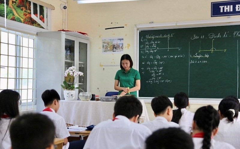 Chính thức: Nhà nước không cấm dạy thêm, học thêm, giáo viên nhận đặc quyền cao nhất về lương và phụ cấp - ảnh 1