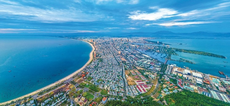 Khu thương mại tự do đầu tiên của Việt Nam: Quy mô gần 1.900ha, phức hợp đa chức năng với cơ chế chưa từng có tiền lệ- Ảnh 2. Khu thương mại tự do đầu tiên của Việt Nam: Quy mô gần 1.900ha, phức hợp đa chức năng với cơ chế chưa từng có tiền lệ- Ảnh 2.