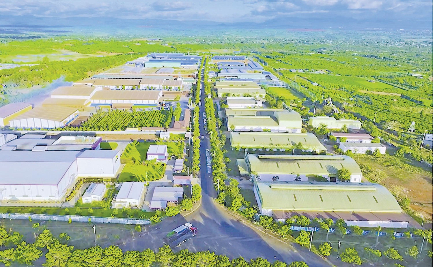 Tây Nguyên sắp có trung tâm logistics xuyên biên giới rộng gấp 7 lần quận lớn nhất Hà Nội- Ảnh 2. Tây Nguyên sắp có trung tâm logistics xuyên biên giới rộng gấp 7 lần quận lớn nhất Hà Nội- Ảnh 2.