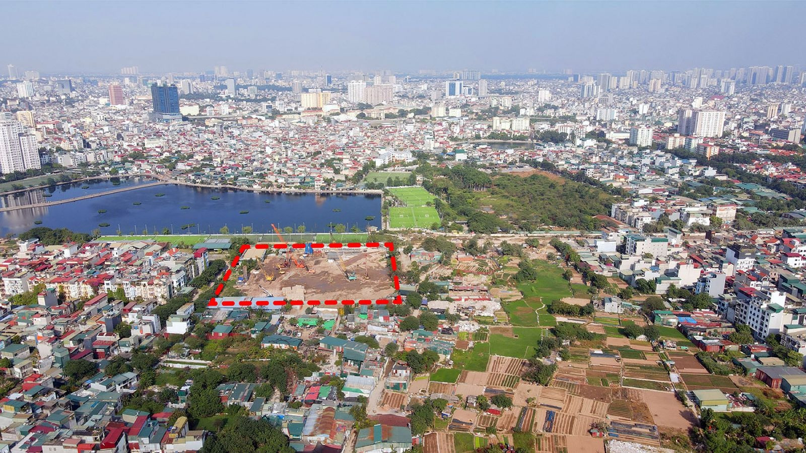 'Ôm' hàng chục nghìn m2 đất vàng giữa Thủ đô suốt một thập kỷ, dự án bệnh viện tầm cỡ quốc tế nay vẫn là bãi đất hoang- Ảnh 3. 'Ôm' hàng chục nghìn m2 đất vàng giữa Thủ đô suốt một thập kỷ, dự án bệnh viện tầm cỡ quốc tế nay vẫn là bãi đất hoang- Ảnh 3.