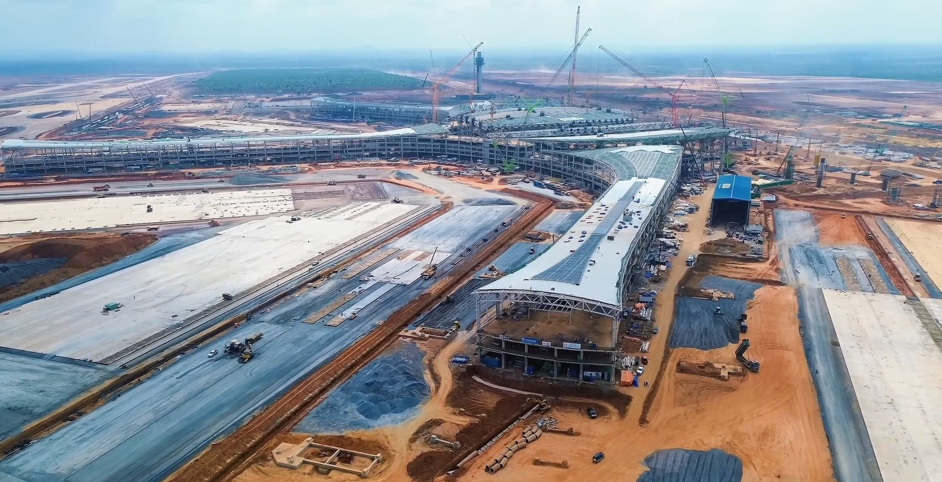 Siêu sân bay của Việt Nam thi công thần tốc, nhiều hạng mục đã thành hình hài rõ nét- Ảnh 1. Siêu sân bay của Việt Nam thi công thần tốc, nhiều hạng mục đã thành hình hài rõ nét- Ảnh 1.