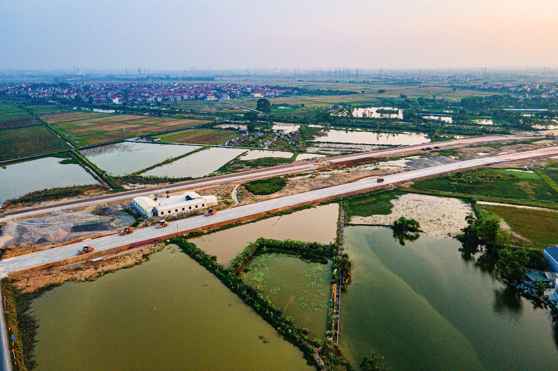 Siêu vành đai 86.000 tỷ đạt dấu mốc quan trọng, Bắc Ninh nhận chỉ đạo 'nóng'- Ảnh 2. Siêu vành đai 86.000 tỷ đạt dấu mốc quan trọng, Bắc Ninh nhận chỉ đạo 'nóng'- Ảnh 2.