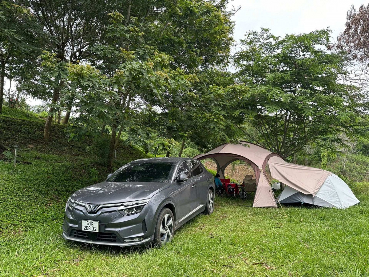 Chủ xe VinFast VF 8: “Mua vì giá tốt, trang bị khủng, nói đến hậu mãi phải dùng từ tuyệt vời”