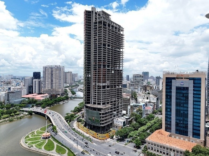 Tòa nhà chọc trời từng kỳ vọng cao thứ 3 Việt Nam: ‘Trơ xương’ sau gần 20 năm, tận dụng thành bãi giữ xe ‘bất đắc dĩ’- Ảnh 1. Tòa nhà chọc trời từng kỳ vọng cao thứ 3 Việt Nam: ‘Trơ xương’ sau gần 20 năm, tận dụng thành bãi giữ xe ‘bất đắc dĩ’- Ảnh 1.