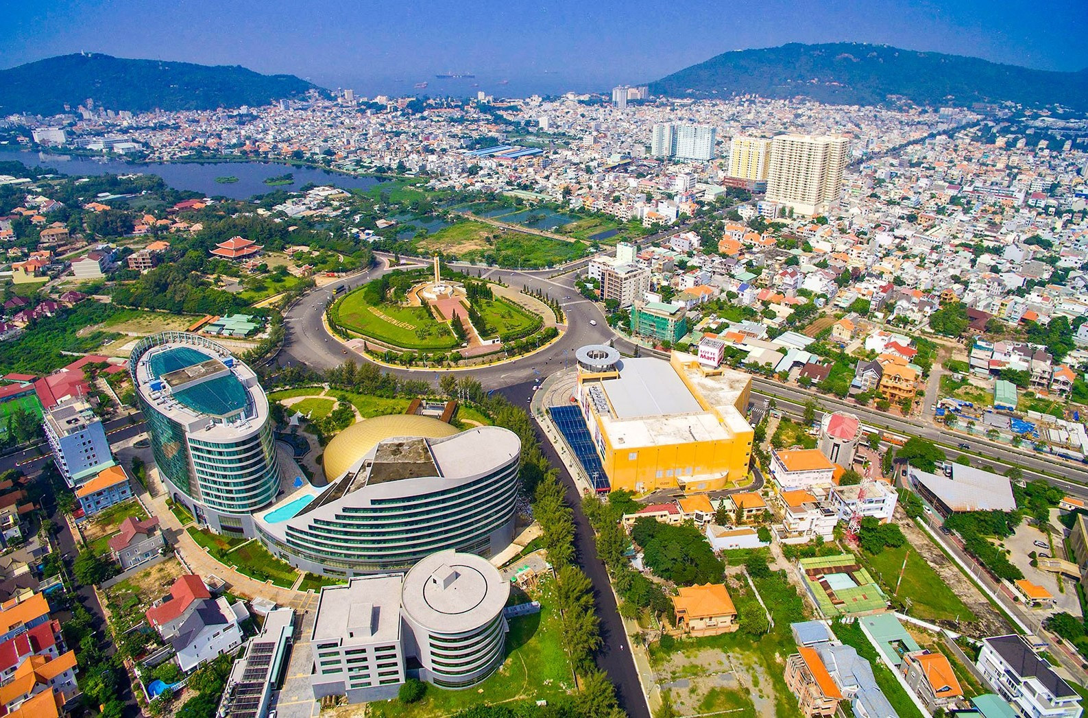 Tỉnh nhỏ nhất Đông Nam Bộ bỏ quy hoạch sân bay 9.000 tỷ sau khi sáp nhập vào thành phố giàu nhất Việt Nam- Ảnh 1. Tỉnh nhỏ nhất Đông Nam Bộ bỏ quy hoạch sân bay 9.000 tỷ sau khi sáp nhập vào thành phố giàu nhất Việt Nam- Ảnh 1.