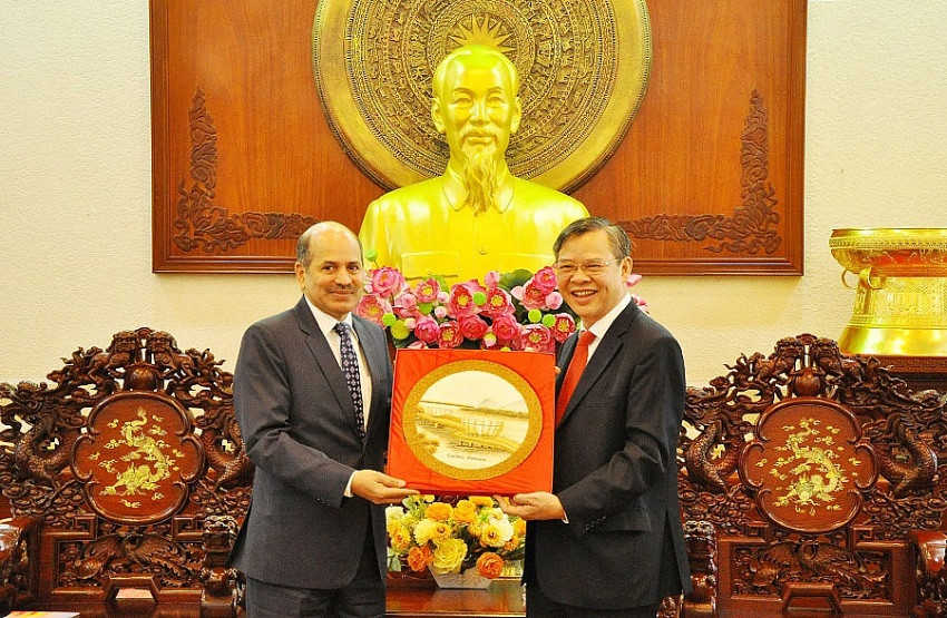 Đại sứ Ấn Độ tiết lộ: Loạt tập đoàn lớn đang rất quan tâm đến dự án cảng biển và năng lượng tại Việt Nam