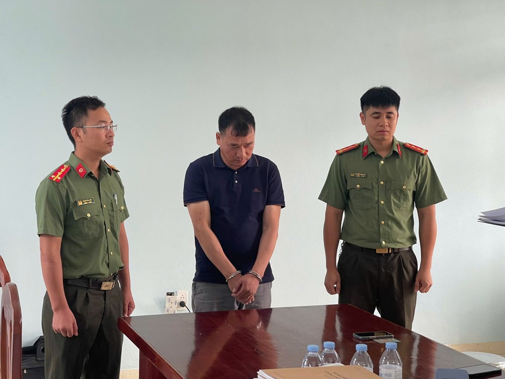 Khám xét nơi ở, bắt giám đốc Phùng Ngọc Phương - ảnh 1