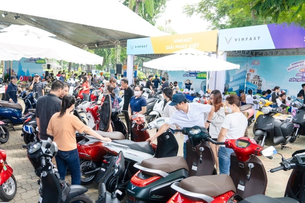 VinFast tổ chức đổi xe xăng lấy xe điện vào ngày mai, khách hàng sẽ nhận loạt quyền lợi khủng