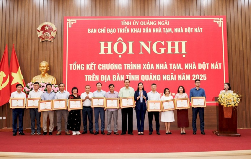 Hòa Phát (HPG) vừa nhận món quà đặc biệt vì giúp người dân 'an cư lạc nghiệp'
