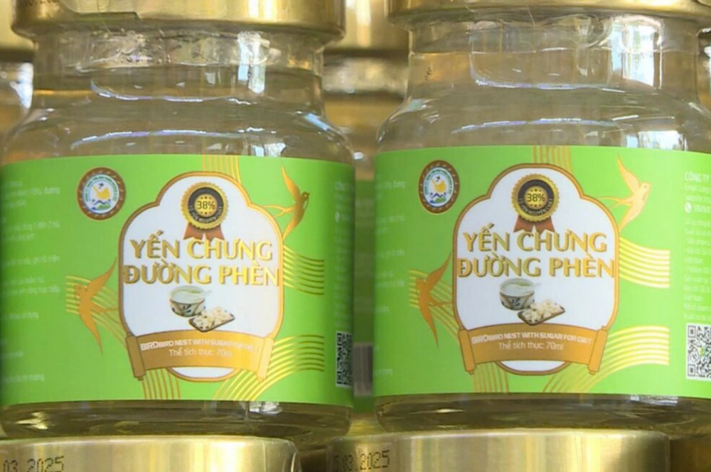 Tạm giữ hơn 23.000 hũ yến chưng của một thương hiệu nổi tiếng là hàng giả - ảnh 2