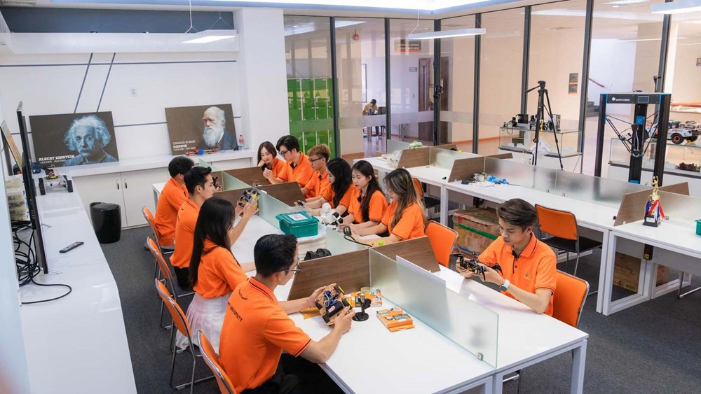 Ngành học được Bộ GD&ĐT chú trọng, cần tới 50.000 nhân lực trình độ cao, mức thu nhập lên đến 150 triệu/tháng - ảnh 1