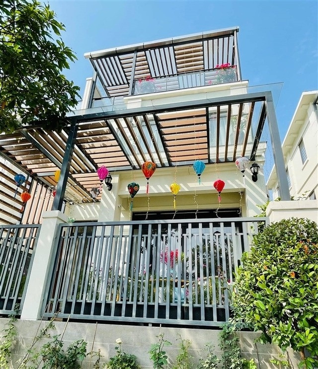 Biệt thự bạc tỷ rộng 200m2 giữa lòng thành phố của nữ MC tiết lộ bị lừa và kiện hãng sữa Hiup