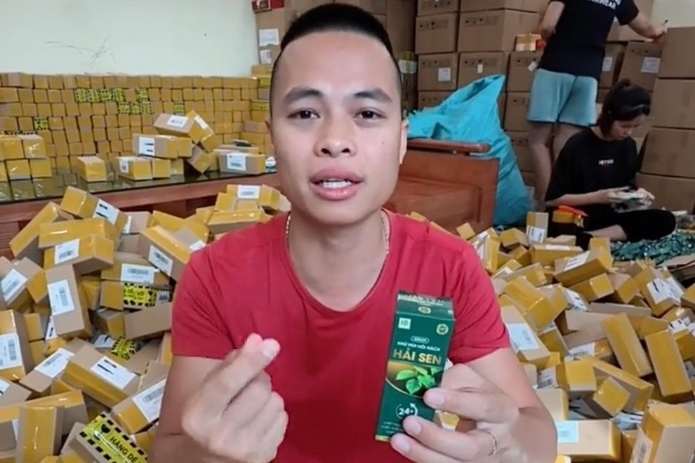 TikTok Hải Sen bị bắt, học viên từng chi trăm triệu 'ăn ngủ tại nhà thầy' hoang mang