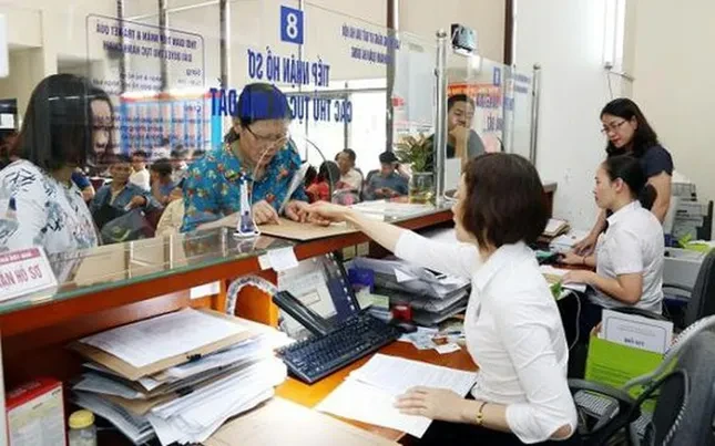 Thủ tướng chỉ đạo chi trả chế độ cho cán bộ nghỉ việc do sắp xếp trước 30/6 ảnh 1